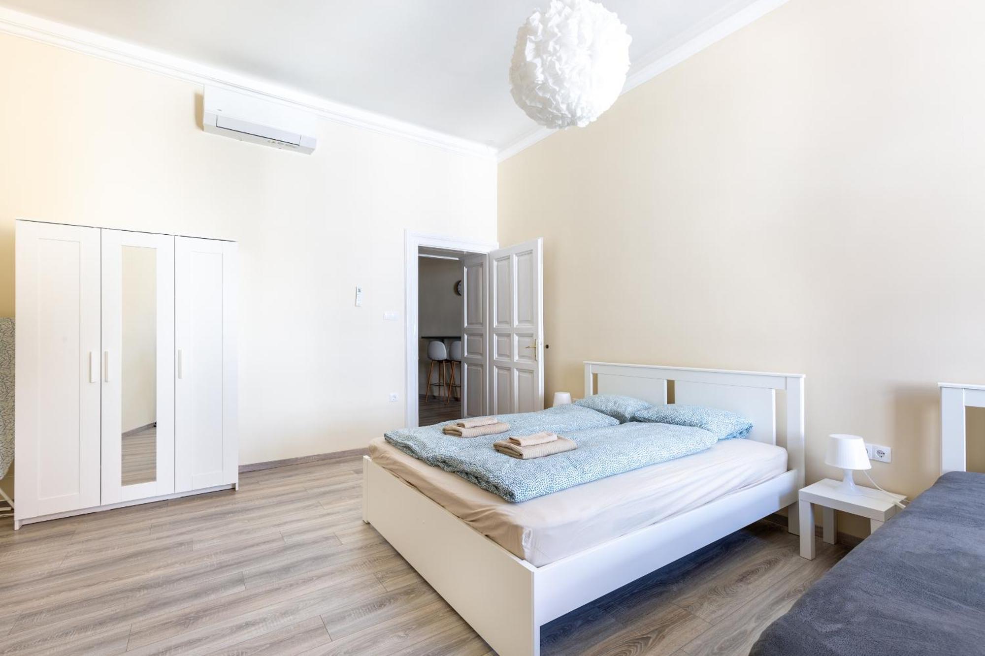 R62A Rottenbiller Apartment Budapest Bagian luar foto